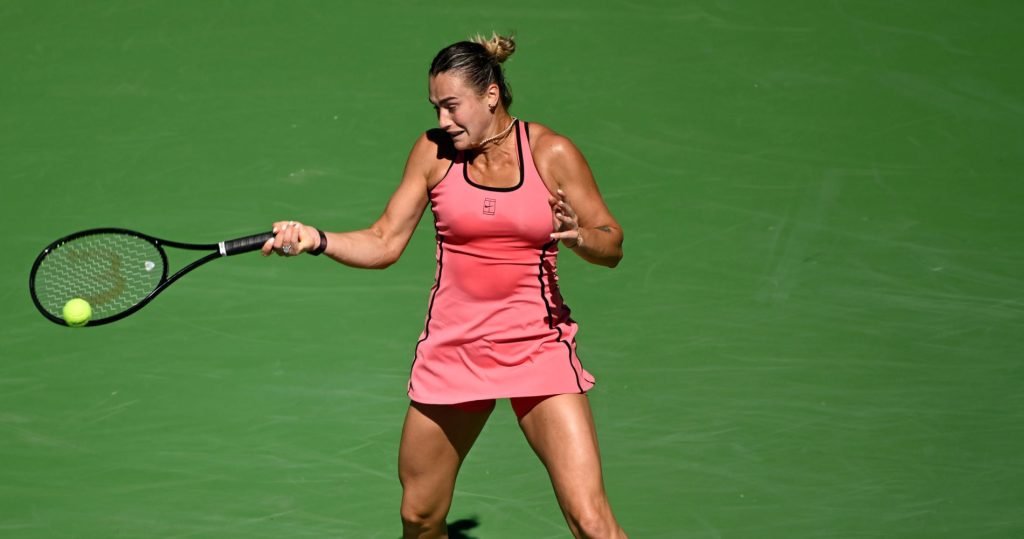 Aryna Sabalenka, numărul unu mondial, în semifinale la Indian Wells Belarusul Aryna Sabalenka a învins-o pe canadianca Victoria Mboko, cap de serie numărul 10, joi seara, cu scorul de 7-6, 6-4, asigurându-și locul în semifinalele turneului BNP Paribas Open de la Indian Wells