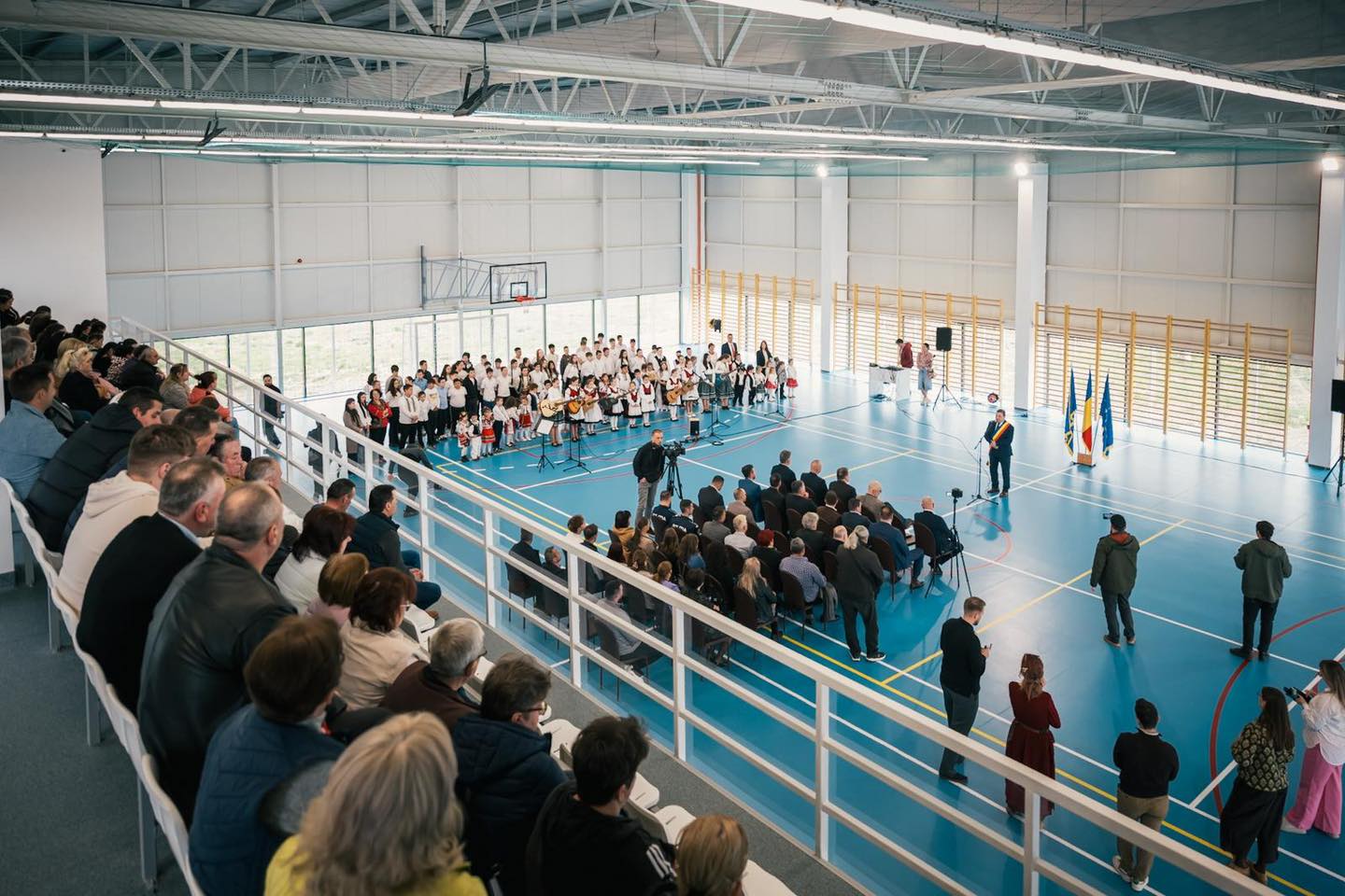 Investiții masive în infrastructura sportivă: Ministrul Dezvoltării inaugurează o sală în Mureș Ministrul Dezvoltării, Lucrărilor Publice și Administrației, Attila Cseke, a participat miercuri la inaugurarea sălii de sport din comuna Brâncovenești, județul Mureș