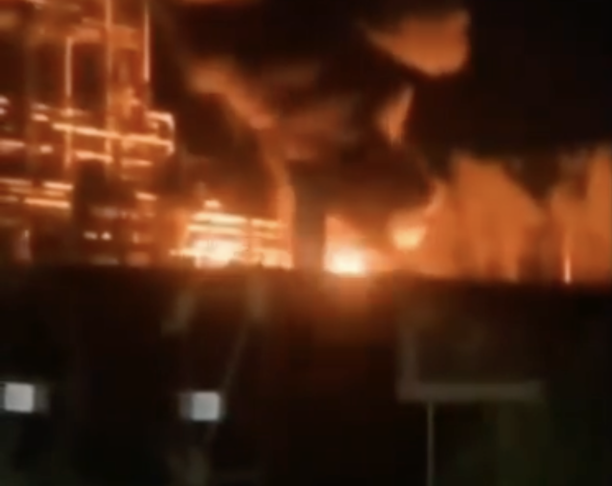 Atac cu drone în portul rusesc Novorossiisk, revendicat de Ucraina Ucraina a revendicat un atac recent cu drone asupra unui terminal petrolier din portul rusesc Novorossiisk, situat la Marea Neagră, potrivit informațiilor disponibile