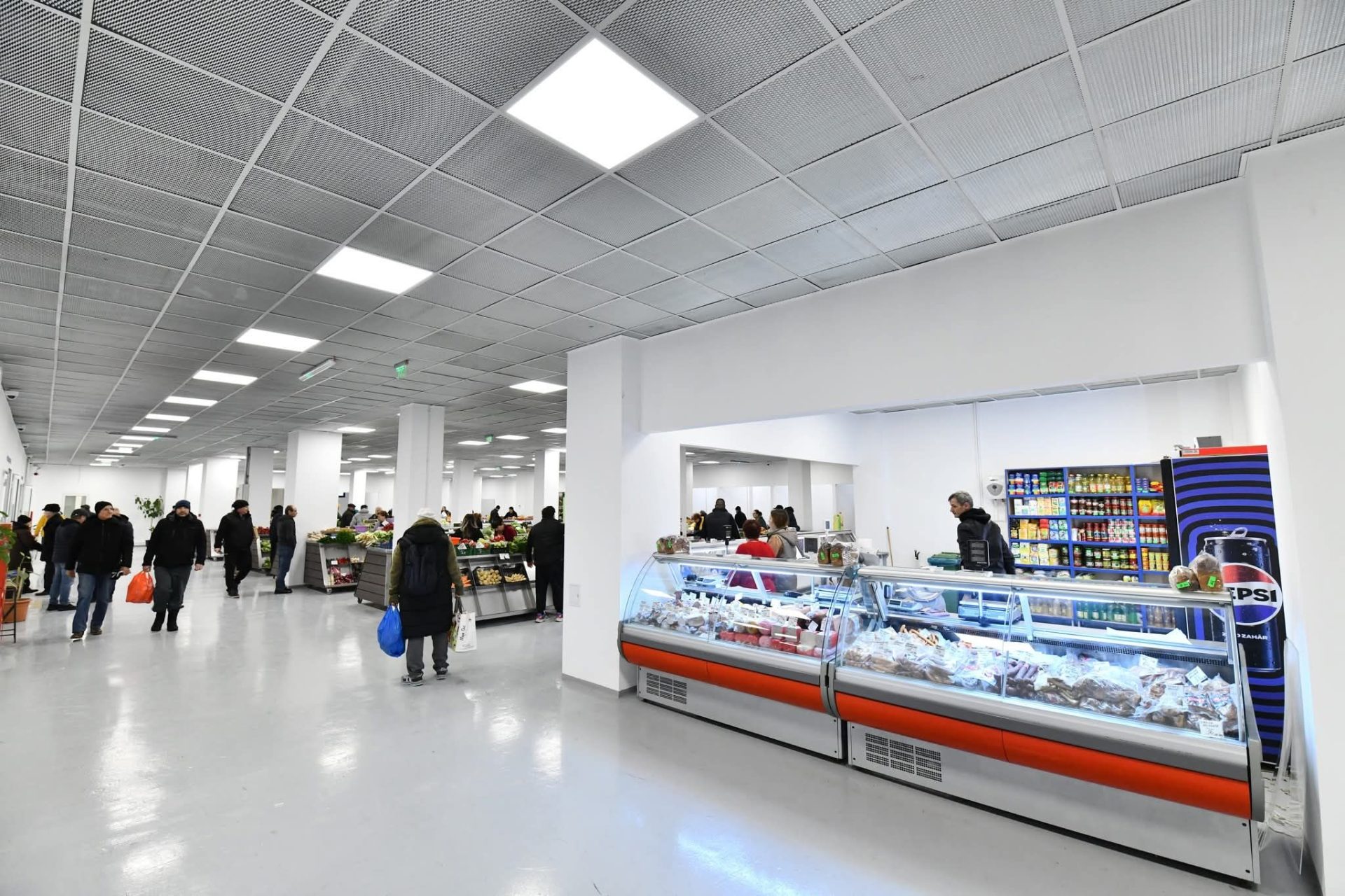 Sectorul 6 scoate la licitație zeci de spații comerciale în piețe Administrația Sectorului 6 a anunțat scoaterea la licitație a 47 de spații comerciale situate în piețele din zonă