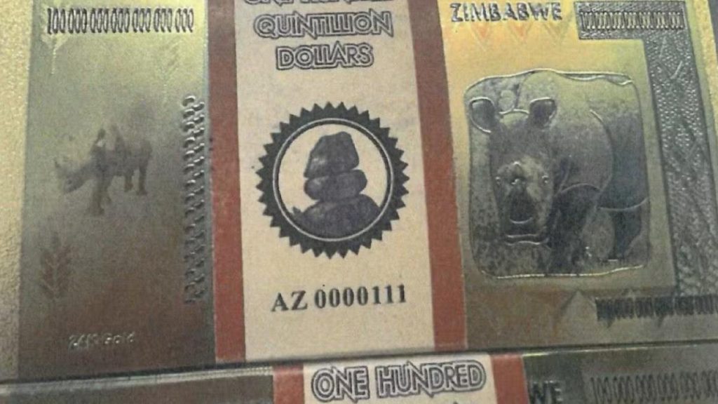 Un suedez prins în Elveția cu bancnote false de „aur” în valoare de cvintilioane de dolari Zürich, Elveția – Un cetățean suedez a fost prins la aeroportul din Zürich cu bancnote false marcate ca fiind din aur, fiecare cu o valoare nominală de 100 de cvintilioane de dolari