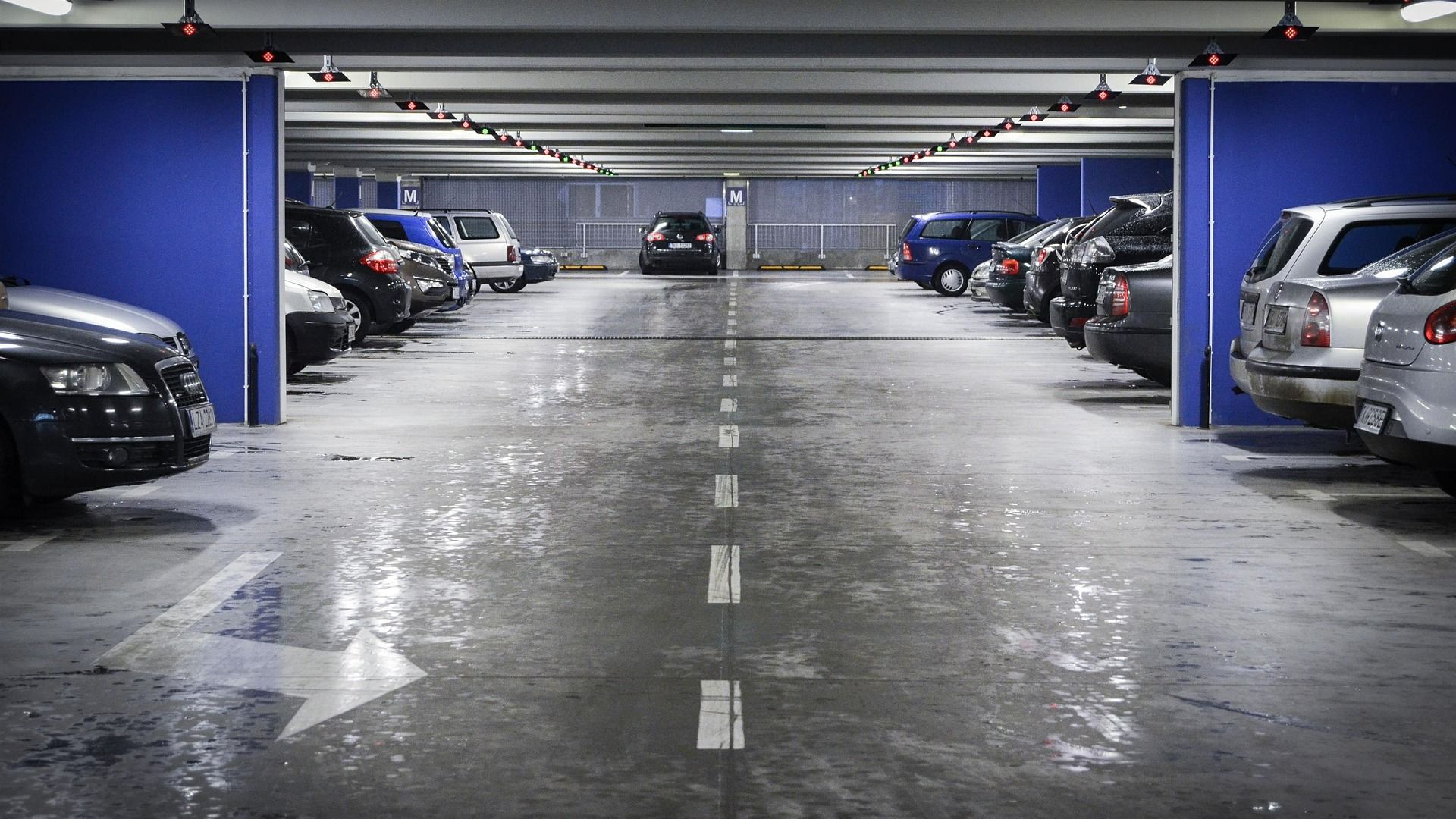 O parcare prelungită la mall l-a costat pe un român peste 13.000 de lei Un șofer român a avut parte de o surpriză neplăcută după ce a lăsat autoturismul parcat într-un mall timp de aproximativ două luni