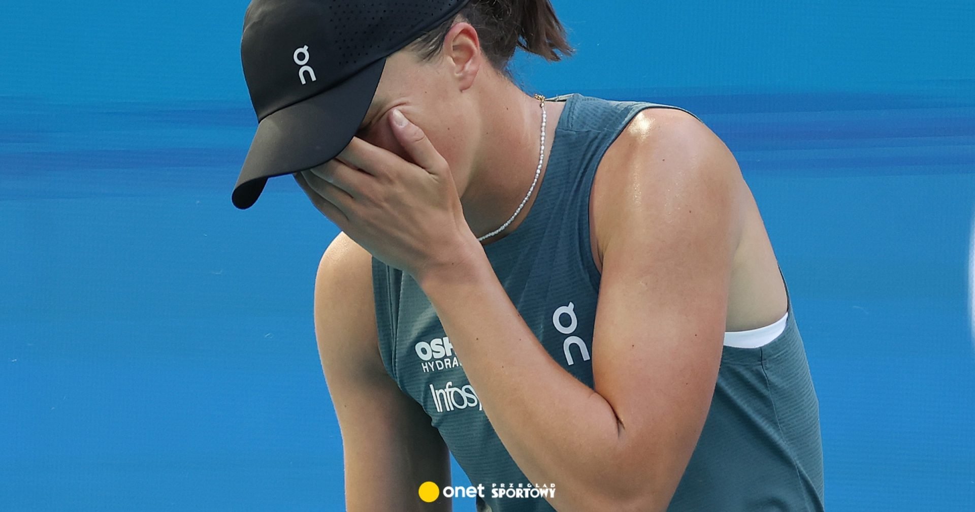 Iga Swiatek, eliminată surprinzător de Magda Linette: Semne de întrebare majore pentru numărul 3 mondial Iga Swiatek, a treia jucătoare de tenis a lumii, a suferit o înfrângere neașteptată în fața compatrioatei sale, Magda Linette, într-un meci care a dezvăluit probleme serioase în jocul polonezei