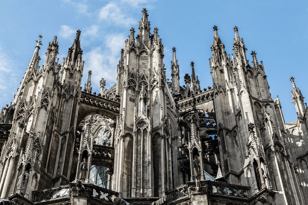 Taxa de vizitare impusă unui simbol european după 146 de ani de gratuitate Unul dintre cele mai impresionante repere arhitecturale din Europa, o catedrală inclusă în Patrimoniul Mondial UNESCO, va introduce o taxă de vizitare