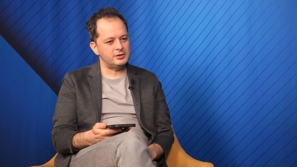 România digitală: talent tehnic versus eșec în adopție România se confruntă cu un paradox digital alarmant: deși dispune de un număr semnificativ de specialiști în domeniul tehnologiei, se situează pe ultima poziție în Europa în ceea ce privește adoptarea și utilizarea serviciilor publice digitale