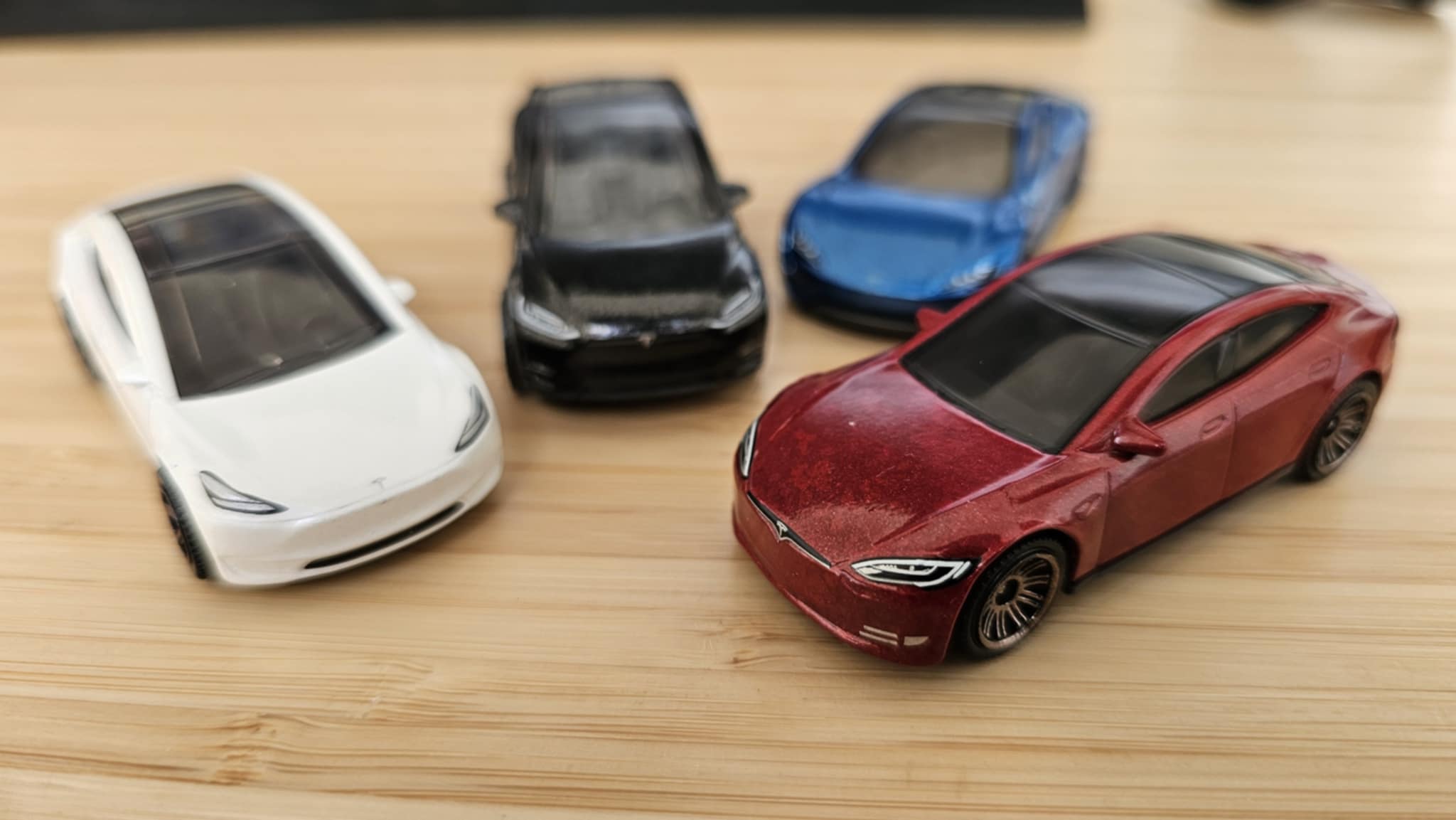 Tesla dă reduceri la mașinile electrice în România, mișcare cu implicații în contextul incertitudinii programului „Rabla” și al competiției acerbe pe piața auto europeană