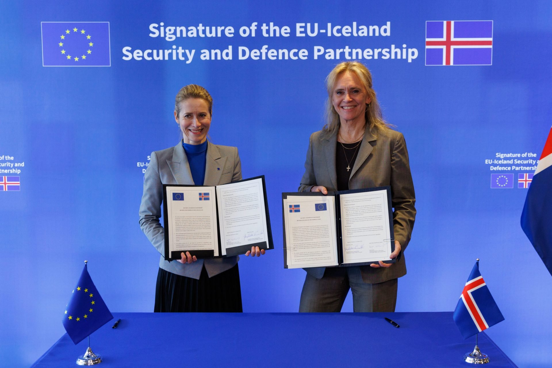 Islanda, optimistă în privința aderării la UE: Țara vizează 2028 Ministrul de Externe al Islandei, Thorgerdur Katrin Gunnarsdottir, a declarat miercuri pentru agenția Reuters că se arată optimistă în ceea ce privește aderarea țării sale la Uniunea Europeană până în 2028