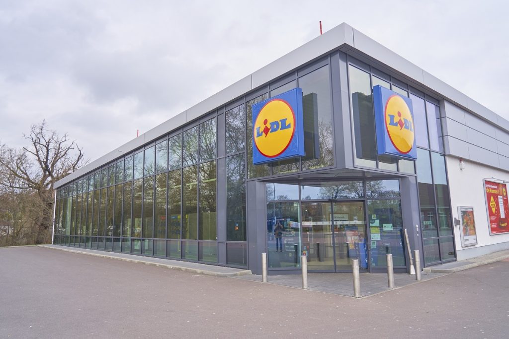 Lidl, Kaufland și Metro domină importurile de alimente în România Lidl conduce detașat topul celor mai mari importatori de alimente din România, urmat de Kaufland și Metro Cash & Carry