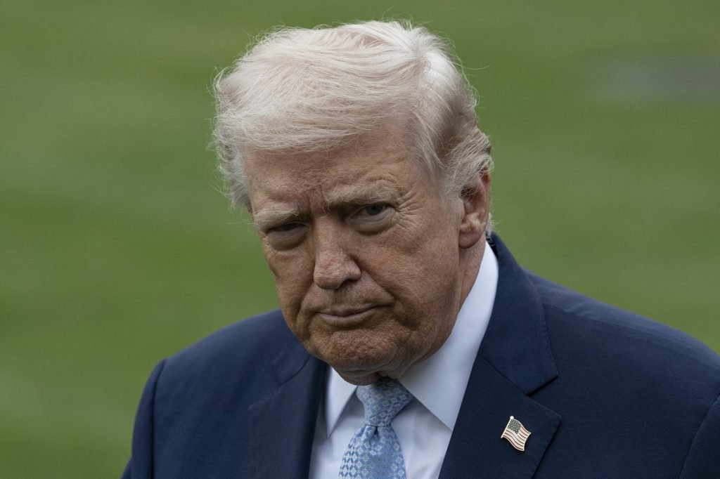 Trump analizează un proiect imobiliar în Transilvania, lângă o fostă groapă de gunoi Fostul președinte american Donald Trump, prin intermediul companiei sale, Trump Organization, ar putea dezvolta un proiect imobiliar de amploare în apropierea Clujului