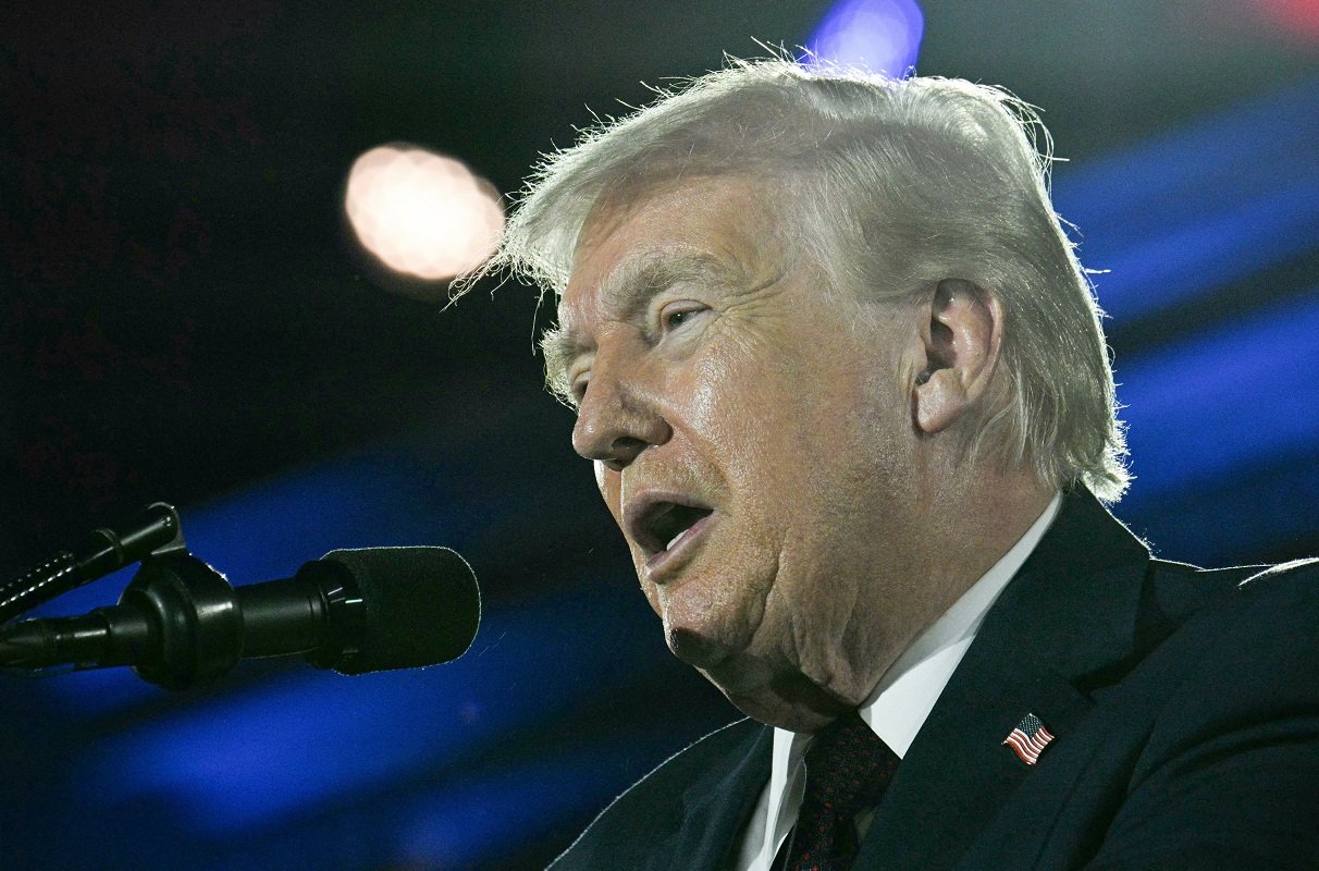 Un aeroport internațional din Florida va fi redenumit oficial „Donald J