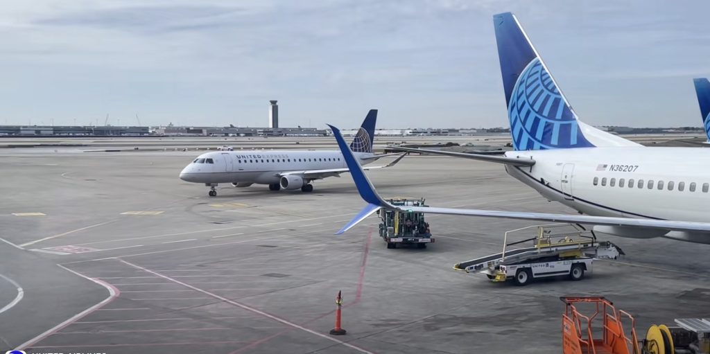 Creșterea prețurilor la biletele de avion: United Airlines avertizează pasagerii Compania aeriană United Airlines ia în calcul majorarea prețurilor biletelor de avion cu până la 20%, în contextul menținerii costurilor ridicate ale combustibilului