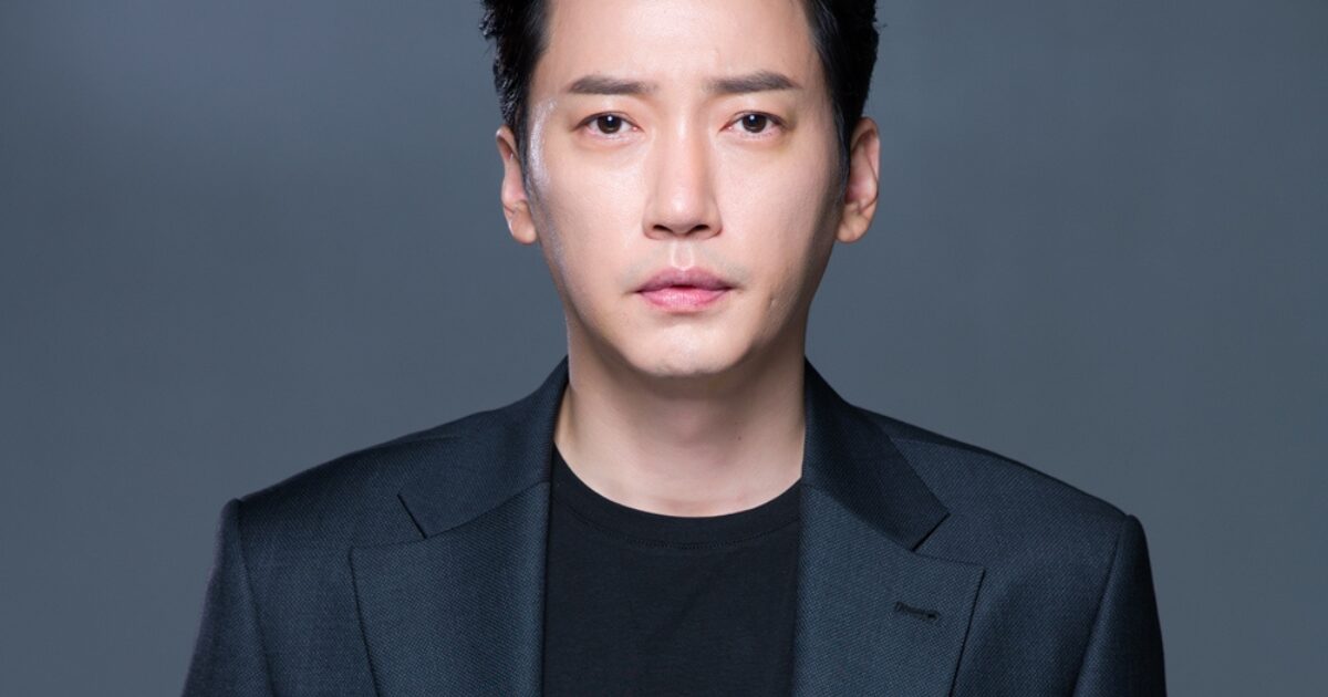 Actorul Lee Sang Bo a fost găsit decedat la vârsta de 44 de ani Informația tragică a fost confirmată de publicațiile din Coreea de Sud, anunțând moartea actorului Lee Sang Bo, la vârsta de 44 de ani