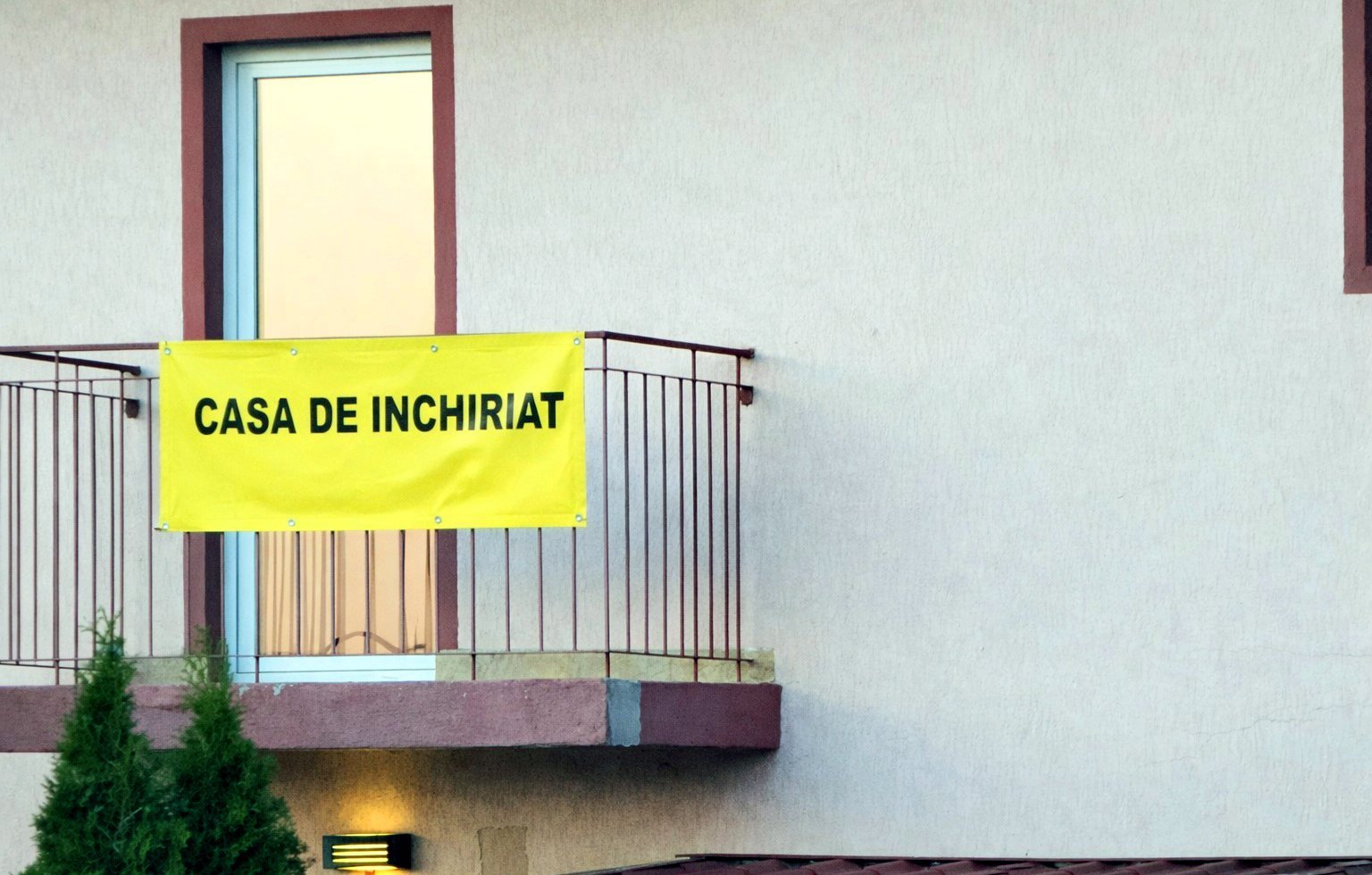 Statul român face diferențe clare între închirierea clasică și cea pe termen scurt Guvernul taxează diferit veniturile obținute din închirierea locuințelor, în funcție de scopul și durata acesteia