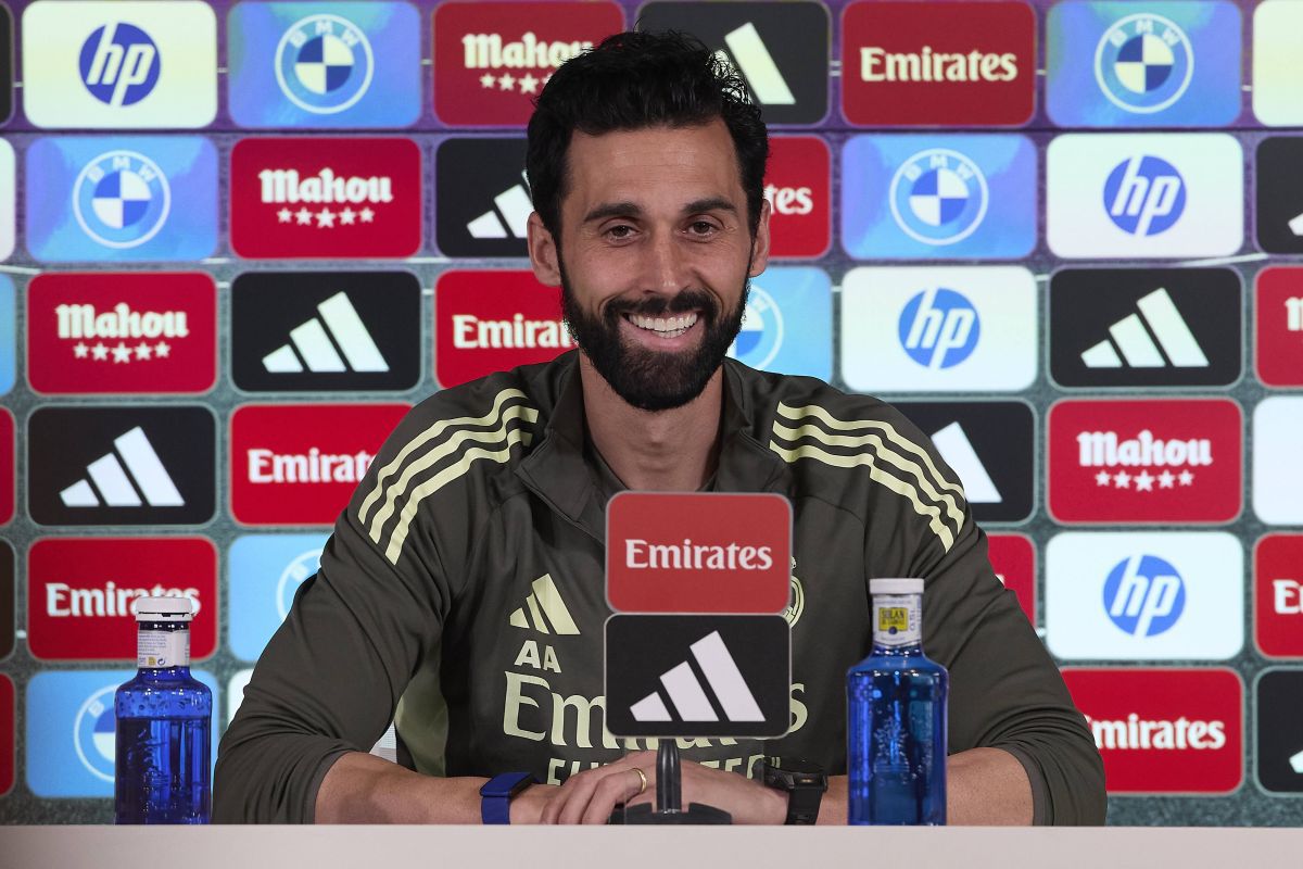 Arbeloa, entuziasmat înaintea derby-ului cu Atletico: „Vreau să-i fac statuie lui Rüdiger” Alvaro Arbeloa, antrenorul lui Real Madrid, a transmis un mesaj clar de optimism înaintea derby-ului cu Atletico Madrid, programat duminică seară pe „Santiago Bernabeu”