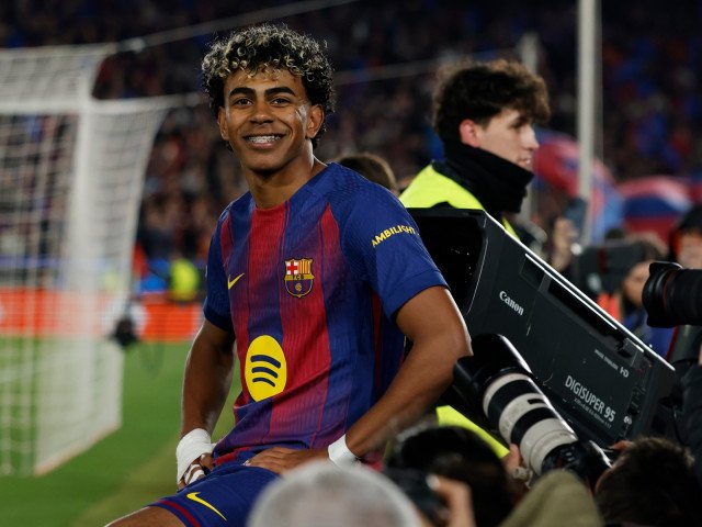 Lamine Yamal intră în istoria fotbalului spaniol Tânărul atacant al Barcelonei, Lamine Yamal, a stabilit un nou record impresionant în fotbalul spaniol