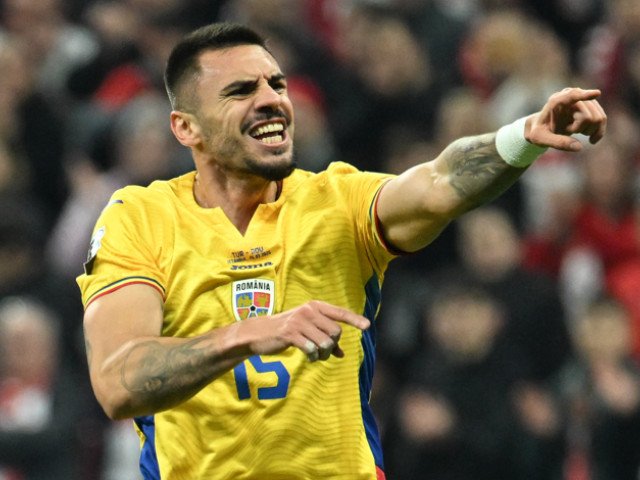 Schimbări majore la echipa națională înainte de amicalul cu Slovacia: 8 schimbări permise și posibile modificări în primul 11 București – Echipa națională de fotbal a României se pregătește de amicalul cu Slovacia, programat marți, dar contextul partidei este marcat de o serie de evenimente importante