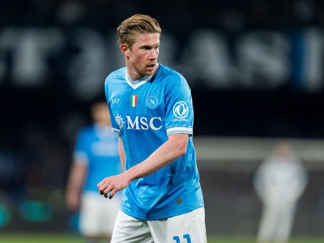 De Bruyne, gata de revenire după o lungă absență Mijlocașul echipei Manchester City, Kevin De Bruyne, este pregătit să revină pe teren după o perioadă de 133 de zile de absență cauzată de o accidentare