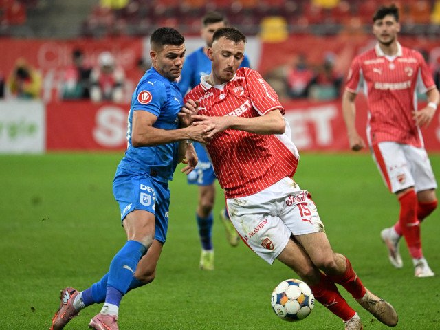 Dinamo București face o ofertă importantă pentru Nikita Stoinov Clubul de fotbal Dinamo București a făcut o ofertă de 2 milioane de euro pentru achiziționarea jucătorului Nikita Stoinov, conform informațiilor apărute recent