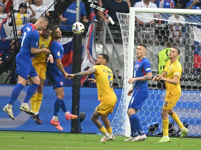 Sauer, OUT pentru meciul Slovacia – România: Accidentare Musculară și Absența Crucială Bratislava va găzdui un meci amical între Slovacia și România, însă fără unul dintre jucătorii de bază ai gazdelor