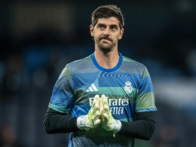 Lovitură de proporții pentru Real Madrid: Courtois, accidentat și înlocuit Înfrângere amară pentru Real Madrid, care a pierdut nu doar meciul, ci și unul dintre cei mai importanți jucători