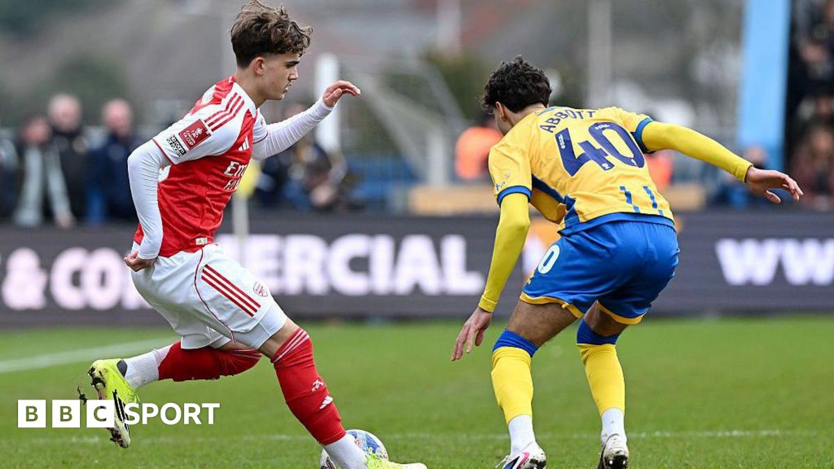 Academia Arsenal: Un tânăr talent cucerește prin stilul de joc Londra, Marea Britanie – Max Dowman, un tânăr jucător al echipei Arsenal, a primit laude din partea fostului fundaș al echipei Liverpool, Stephen Warnock, pentru calitățile sale tehnice și viziunea de joc