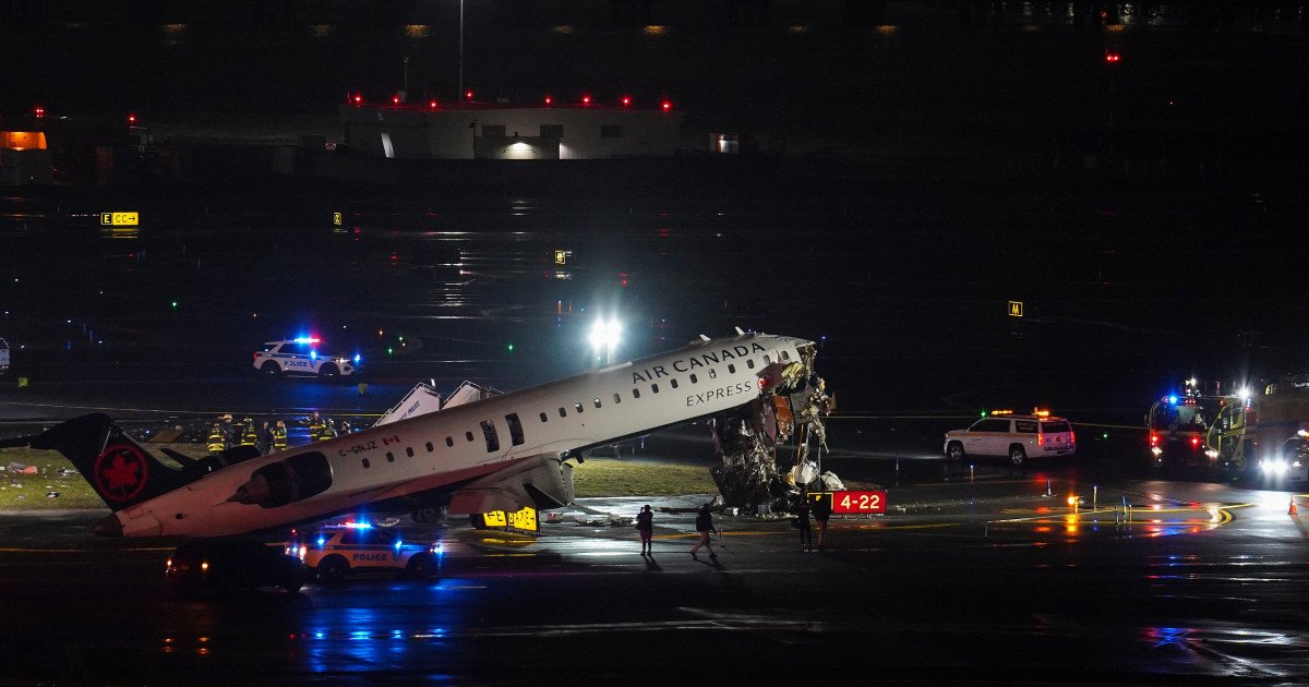 Accident grav pe aeroportul LaGuardia din New York: doi morți și doi răniți Un accident tragic a avut loc pe aeroportul LaGuardia din New York, duminică seara, soldat cu moartea a doi oameni și rănirea altor doi