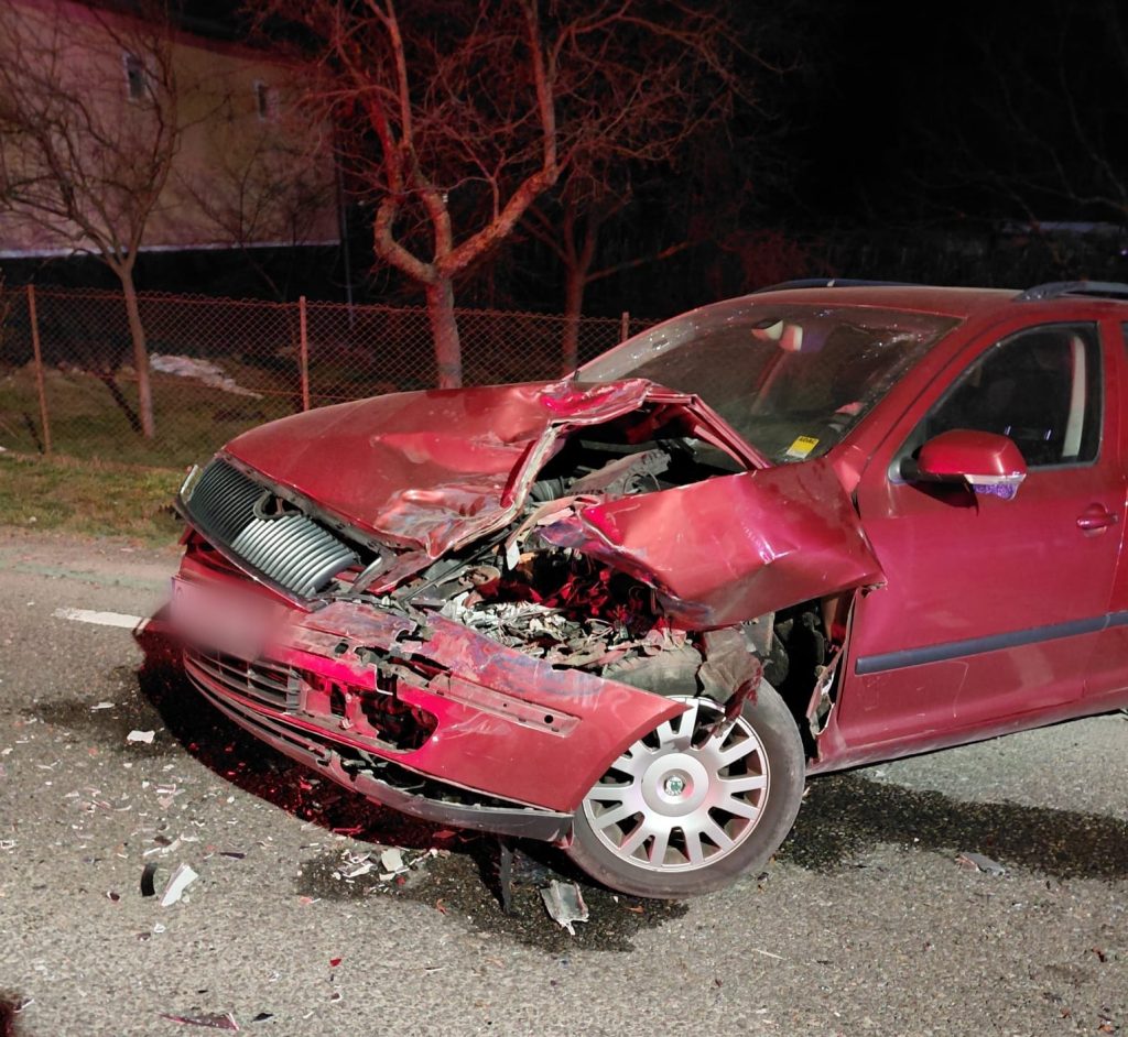 Accident grav în Cluj: Un tânăr de 20 de ani, principalul suspect Un accident rutier grav a avut loc în județul Cluj, soldat cu decesul a două persoane, un bărbat de 34 de ani și o fetiță de trei ani