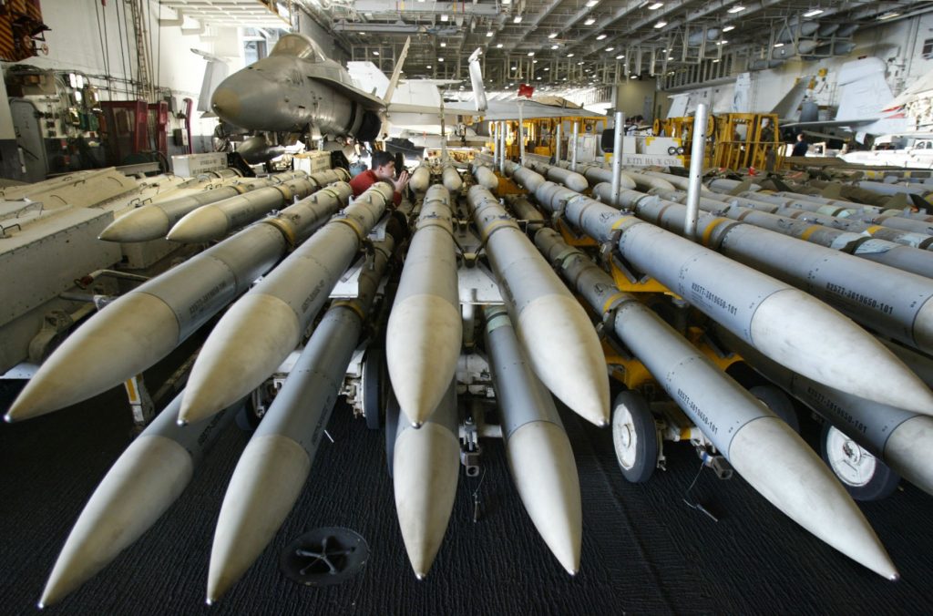 Războiul din Iran: SUA, sub presiune logistică majoră Conflictul declanșat de Statele Unite ale Americii împotriva Iranului exercită o presiune semnificativă asupra resurselor militare americane, epuizând rapid stocurile de muniții și echipamente