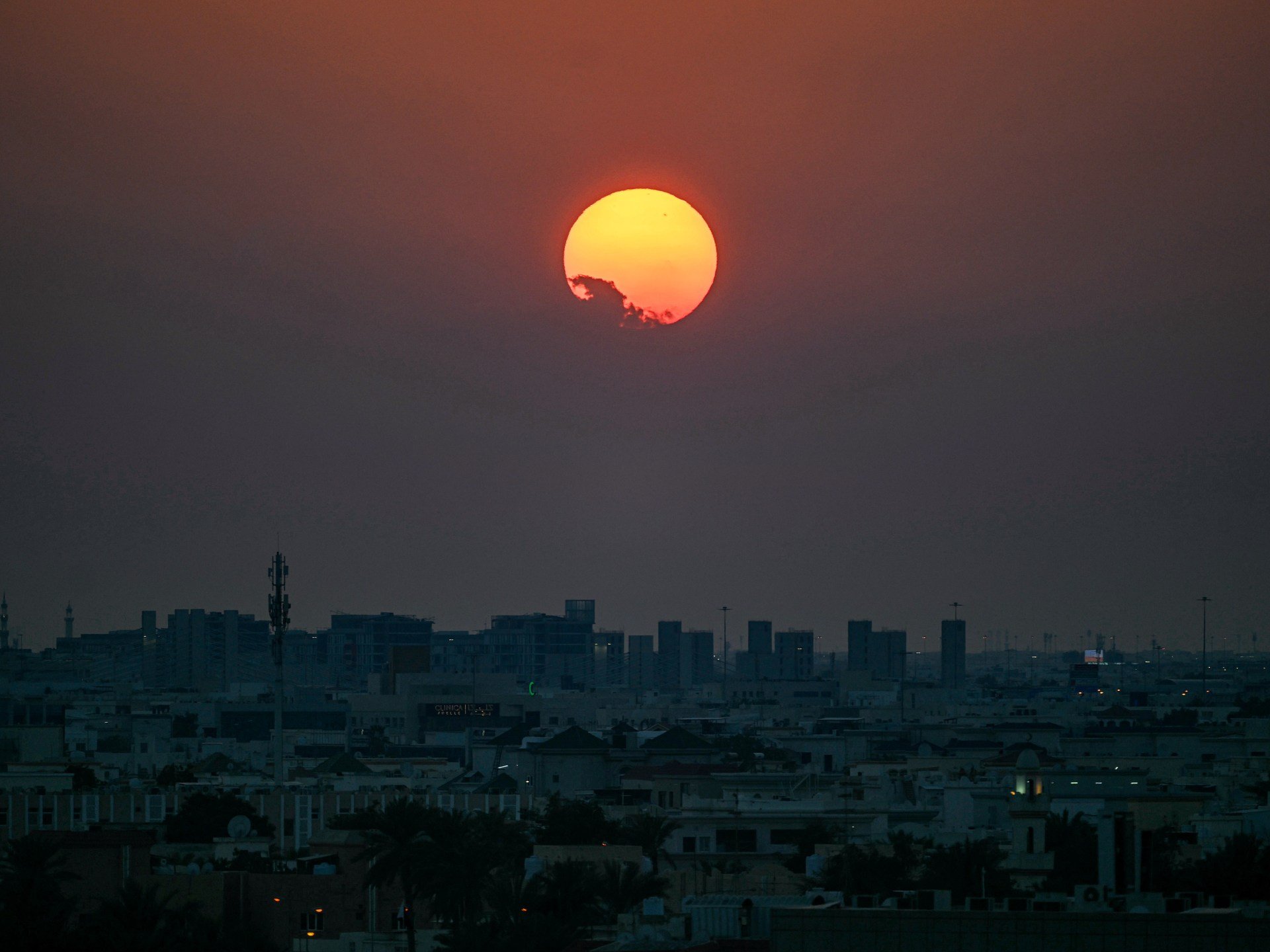 Qatarul doboară avioane iraniene într-o escaladare dramatică a tensiunilor în Orientul Mijlociu Doha, Qatar – Forțele aeriene din Qatar au raportat că au doborât două avioane de luptă iraniene, marcând o escaladare semnificativă a conflictului în urma atacurilor SUA și israeliene asupra Iranului