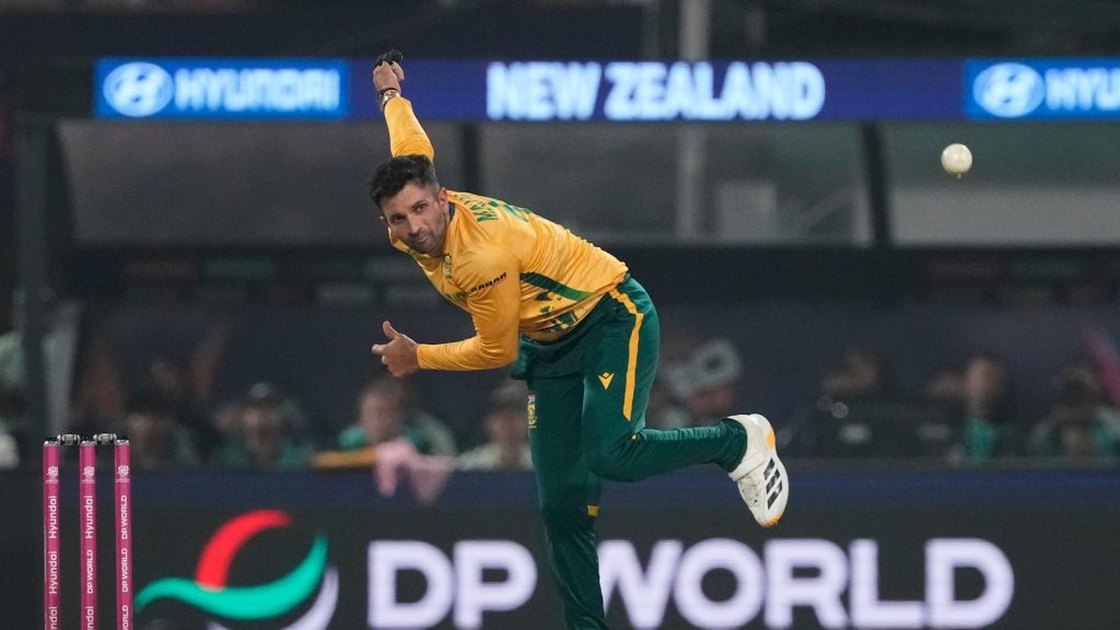 Maharaj alege să servească în meciul patru T20 dintre Noua Zeelandă și Africa de Sud WELLINGTON, Noua Zeelandă – Căpitanul Africii de Sud, Keshav Maharaj, a câștigat tragerea la sorți de duminică și a ales să servească în al patrulea meci Twenty20 împotriva Noii Zeelande