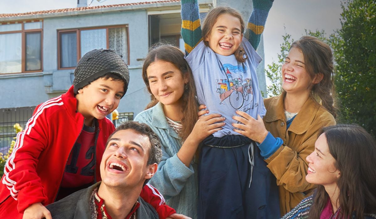 Serialul „Ai nimănui” vine la Kanal D în martie 2026: Povestea unor orfani abandonați Noul serial turcesc „Ai nimănui” va debuta pe micile ecrane pe 30 martie 2026, la Kanal D