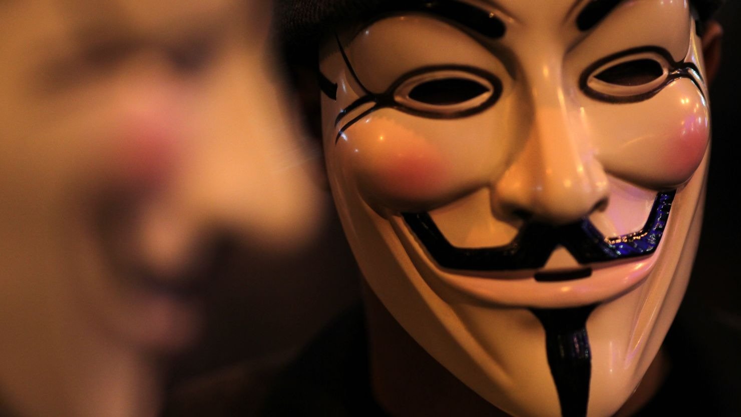 Inteligența artificială poate demasca utilizatorii anonimi online, cu o precizie uimitoare Modelele avansate de inteligență artificială (AI) demonstrează o capacitate remarcabilă de a identifica autorii conturilor anonime pe diverse platforme online