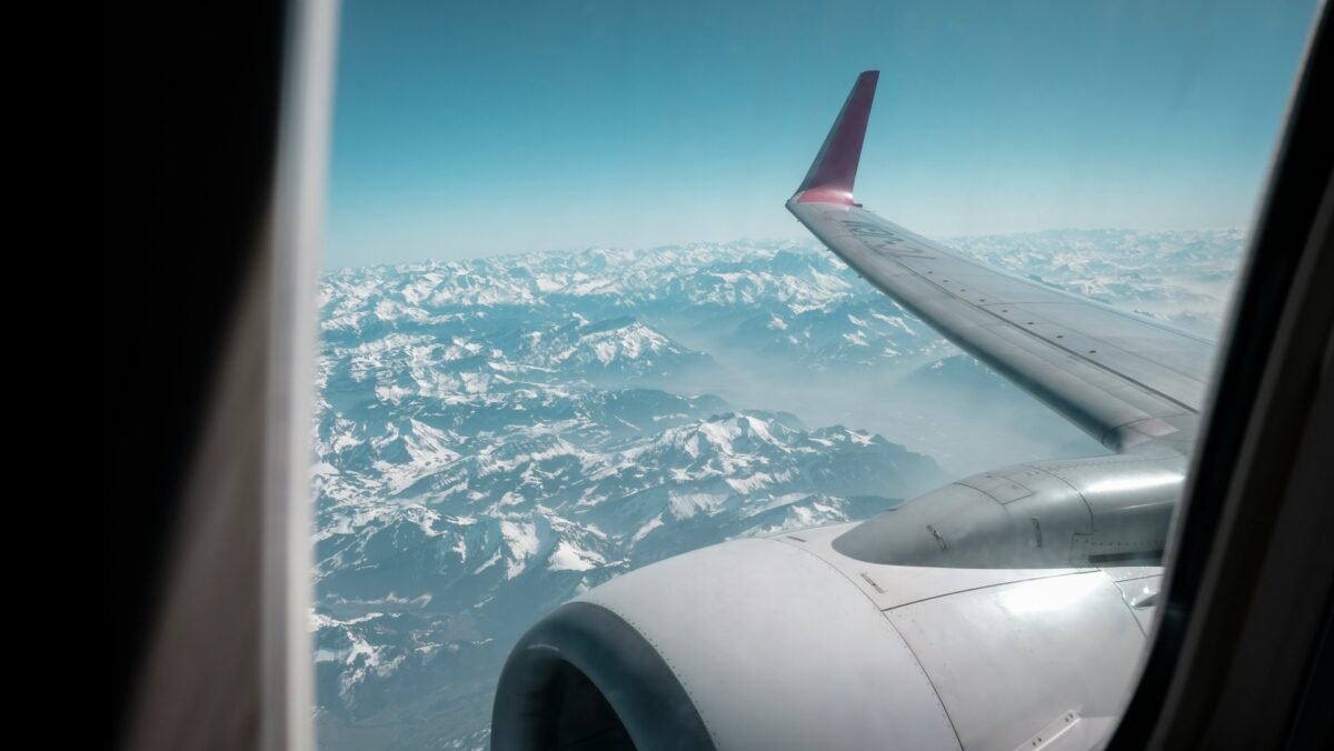 Franța intensifică eforturile de repatriere a cetățenilor din Orientul Mijlociu Parisul va organiza șapte zboruri suplimentare pentru a repatria cetățenii francezi aflați în Orientul Mijlociu, a anunțat luni ministrul de externe francez