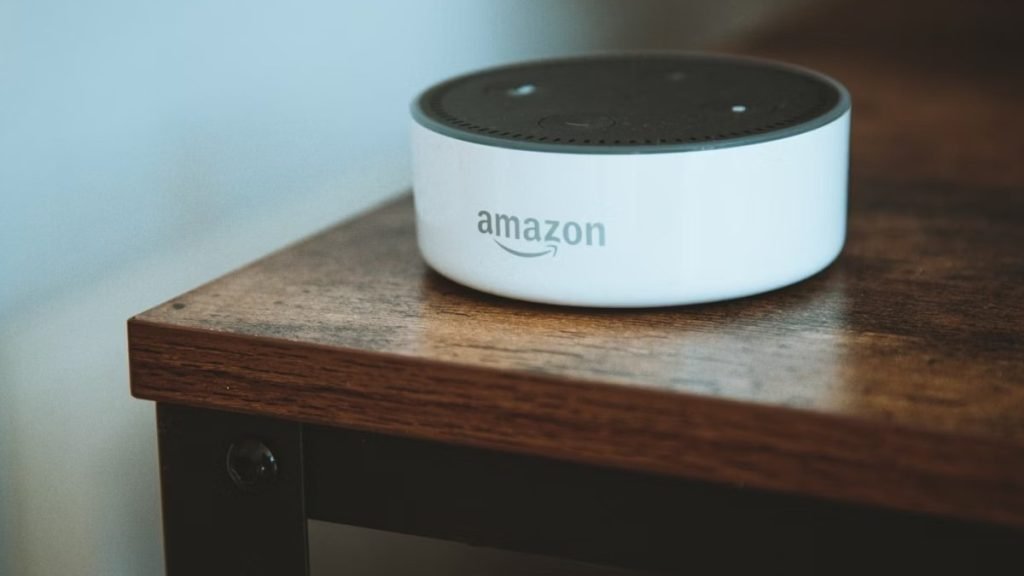 Alexa intră în „Sassy Mode”: Amazon testează o nouă personalitate pentru asistentul vocal, cu sarcasm și replici mai picante