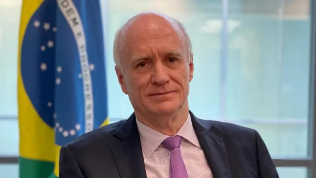 Ambasadorul Braziliei clarifică îngrijorările fermierilor români legate de acordul UE-Mercosur București – Într-un interviu acordat publicației G4Food, Excelența Sa Ricardo Guerra de Araujo, ambasadorul Braziliei la București, a abordat o serie de aspecte legate de acordul comercial dintre Uniunea Europeană și Mercosur, menționând clarificări necesare pentru fermierii români