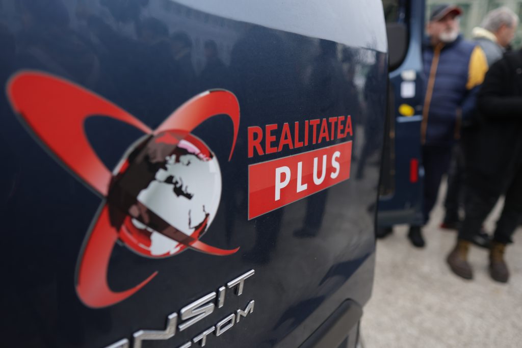 ANAF investighează transferuri suspecte de fonduri la firmele Realitatea Plus, controlate de Maricel Păcuraru Inspectorii antifraudă din cadrul Agenției Naționale de Administrare Fiscală (ANAF) au descoperit indicii de fraudă fiscală la un grup de firme asociate cu Realitatea Plus, canalul de televiziune controlat de omul de afaceri Maricel Păcuraru