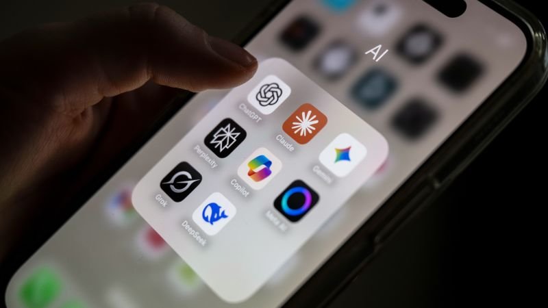 Anthropic, startup-ul de inteligență artificială care a cucerit atenția, detronează ChatGPT în App Store Un nume relativ necunoscut până de curând, compania americană de inteligență artificială Anthropic, a explodat în atenția publică în ultimele săptămâni