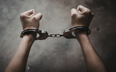 Tânăr din Bacău, arestat preventiv după un incident pe autostrada A1 ARAD – Un tânăr de 19 ani din județul Bacău a fost arestat preventiv pentru 30 de zile, în urma unui incident petrecut pe autostrada A1, lângă Arad