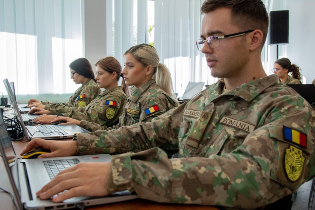 Cooperare militară România-Egipt: Guvernul aprobă un proiect de lege Guvernul a aprobat joi un proiect de lege care vizează ratificarea Memorandumului de Înțelegere privind cooperarea militară între România și Egipt