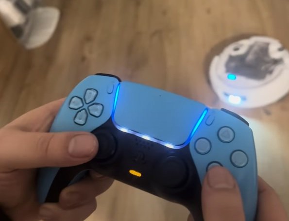 Aspiratorul robot care spiona 7.000 de case: un defect periculos, descoperit întâmplător Un inginer IT a descoperit o vulnerabilitate majoră în modelul Romo al aspiratorului robot DJI, permițându-i să controleze de la distanță peste 7.000 de astfel de dispozitive