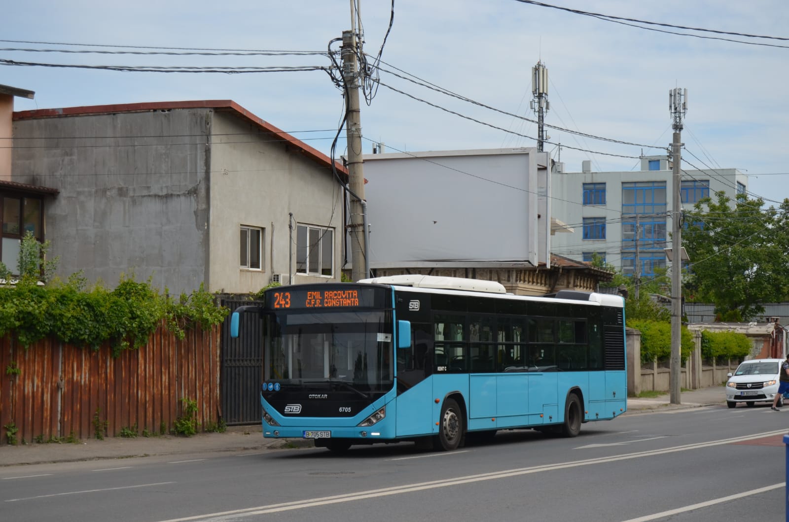 Restricții de circulație în zona Apărătorii Patriei pentru montarea unor grinzi Lucrările de montare a grinzilor pe pasajul rutier din zona Apărătorii Patriei vor genera restricții de circulație pe 20 și 21 martie