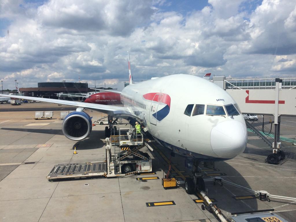 O pasageră a murit în timpul unui zbor British Airways de la Hong Kong la Londra, iar avionul a continuat călătoria, pasagerii fiind nevoiți să îndure o experiență traumatică de 13 ore
