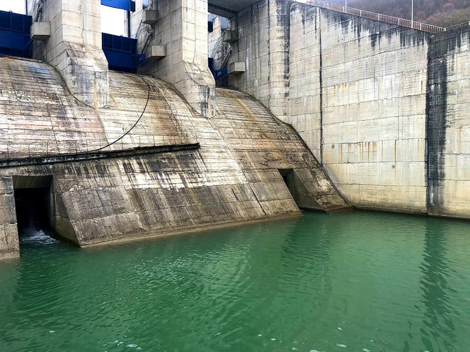 Barajul de la Mihăileni, din nou pe tapet: Ministrul Mediului asigură că proiectul va continua Proiectul barajului de la Mihăileni va fi dus la bun sfârșit, dar cu o abordare riguroasă și respectarea strictă a legislației