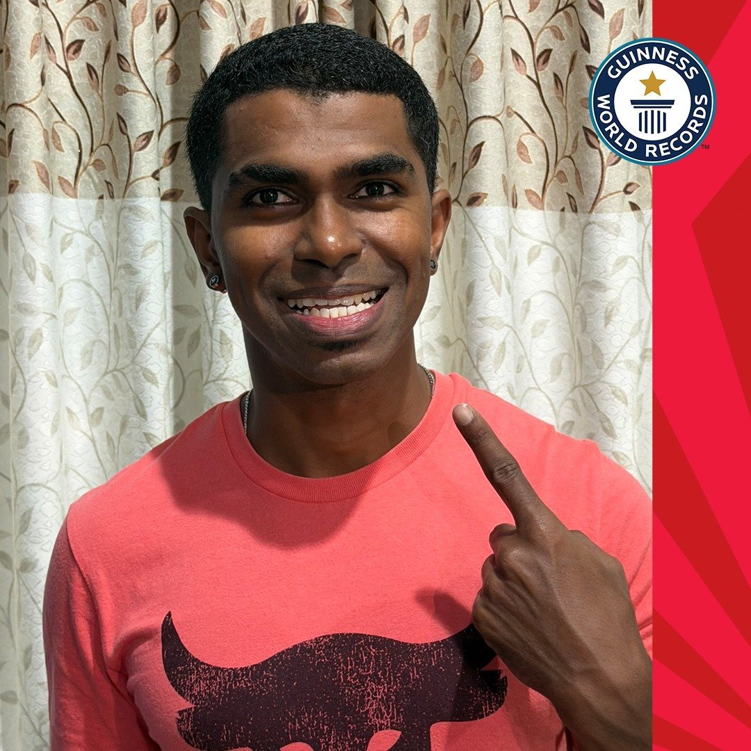 Malaysianul cu 42 de dinți: Record mondial pentru cea mai neobișnuită dantură Un bărbat din Malaezia a intrat în Cartea Recordurilor Guinness pentru dantura sa impresionantă, numărând nu mai puțin de 42 de dinți