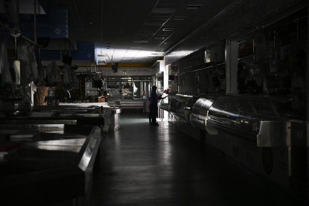 Blackout-ul din Spania: O „Combinație Perfectă” de Factori, nu o Singură Cauză O analiză recentă a dezvăluit că întreruperea majoră de energie electrică din aprilie 2025, care a afectat Spania și Portugalia, nu a fost cauzată de un singur factor