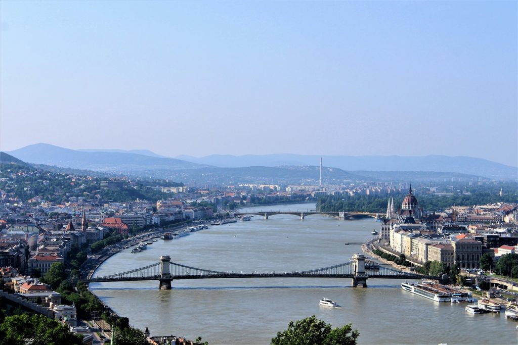 Șapte cetățeni ucraineni, reținuți la Budapesta: Ambasada de la Kiev cere explicații Budapesta este scena unui incident diplomatic grav