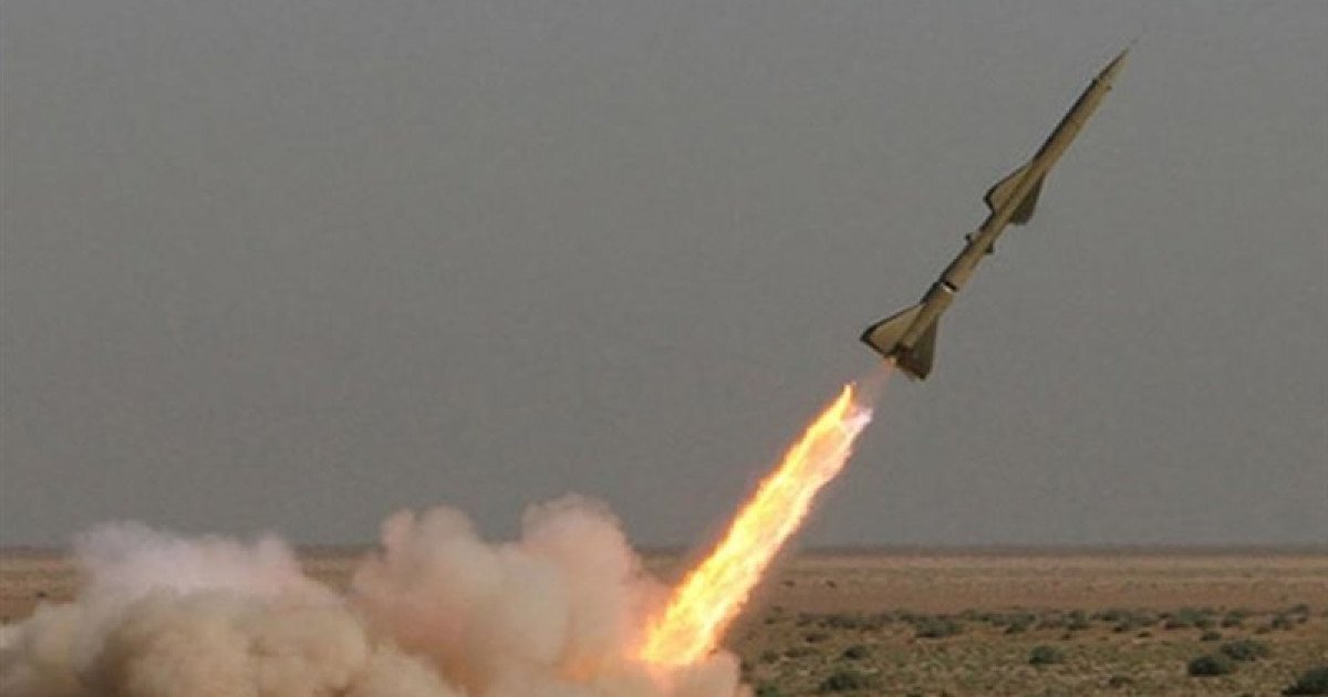 Rachete iraniene, trase spre Cipru: tensiuni crescute în Orientul Mijlociu Tensiunile din Orientul Mijlociu continuă să crească, după ce secretarul britanic al Apărării, John Healey, a dezvăluit că două rachete iraniene au fost lansate în direcția Ciprului