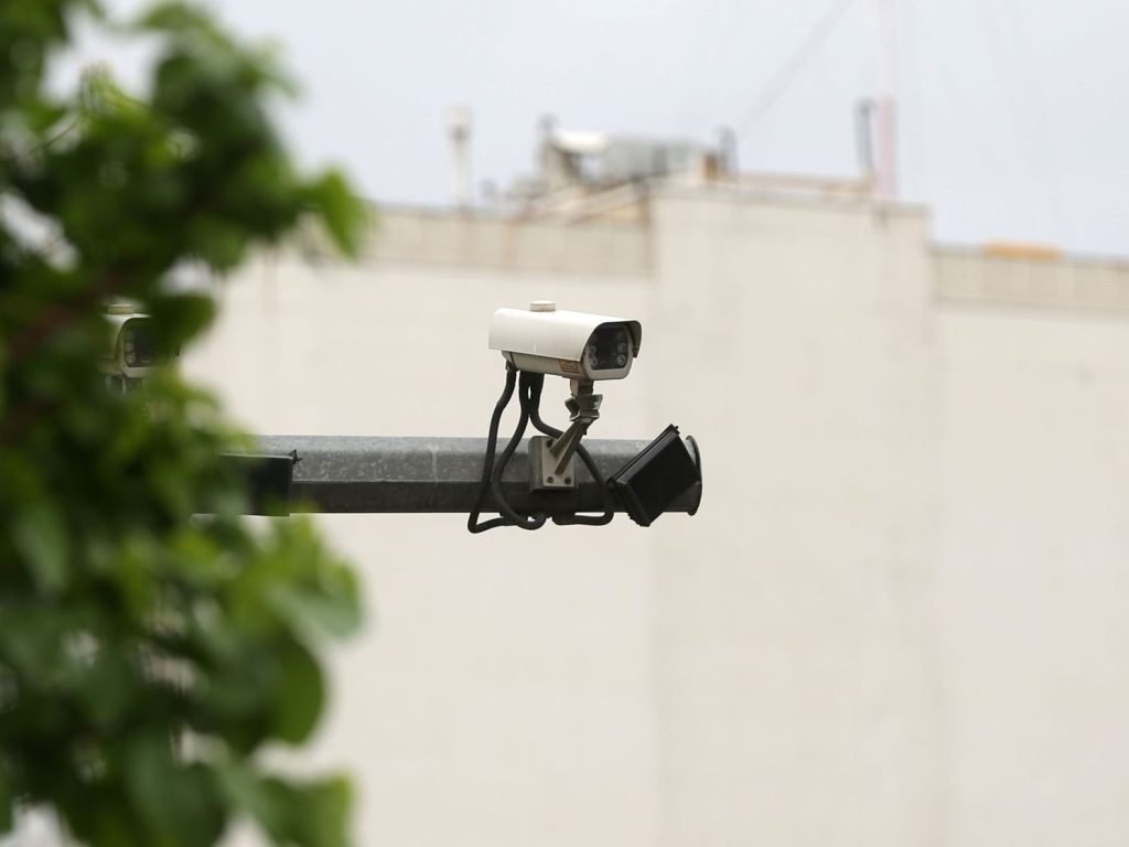 Camerele de supraveghere, vulnerabile în războiul cibernetic dintre Israel și Iran Israelul avertizează asupra riscurilor de spionaj prin camerele de supraveghere