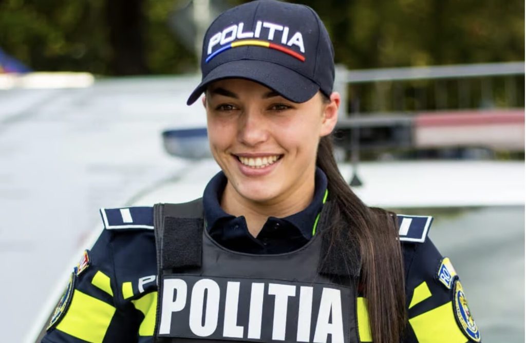 Polițista-luptătoare din Cluj, un model pentru colegi Dalia ”The Hammer” Ciocan, polițistă în cadrul Inspectoratului de Poliție Județean Cluj, este un exemplu pentru colegii săi, nu doar datorită profesionalismului, ci și abilităților sale de luptătoare de arte marțiale mixte (MMA)