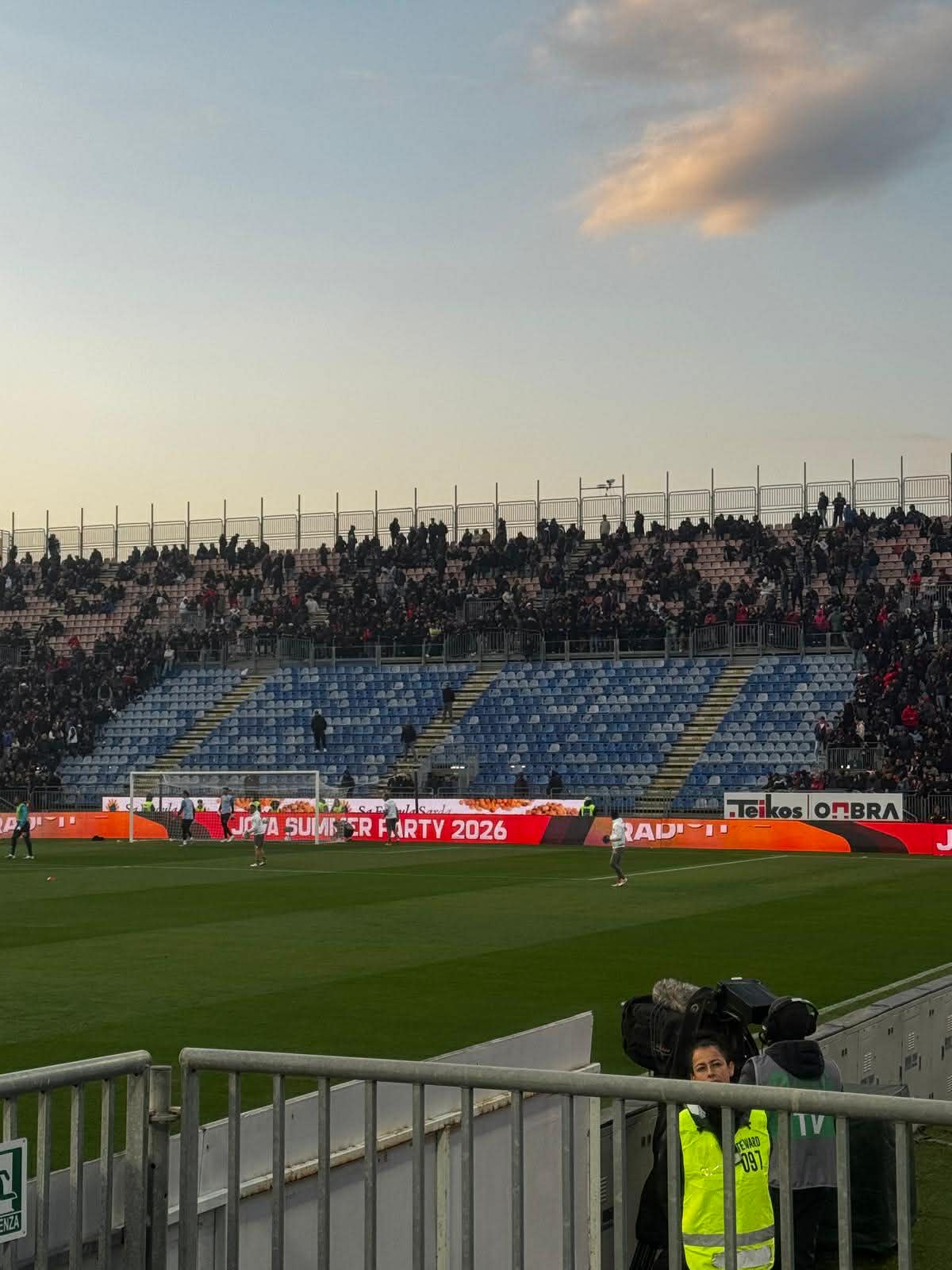 Protest masiv la Cagliari: Fanii Sconvolts au părăsit stadionul, Napoli a marcat rapid Cagliari a fost martora unui moment rar și tensionat în timpul meciului cu Napoli